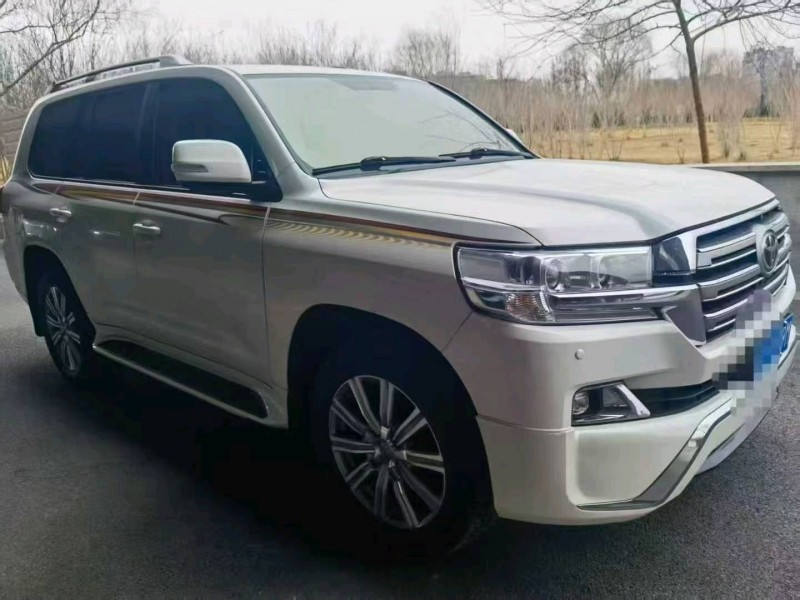 鹤壁17年丰田兰德酷路泽4