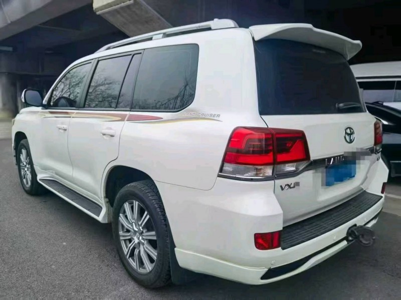 鹤壁17年丰田兰德酷路泽5