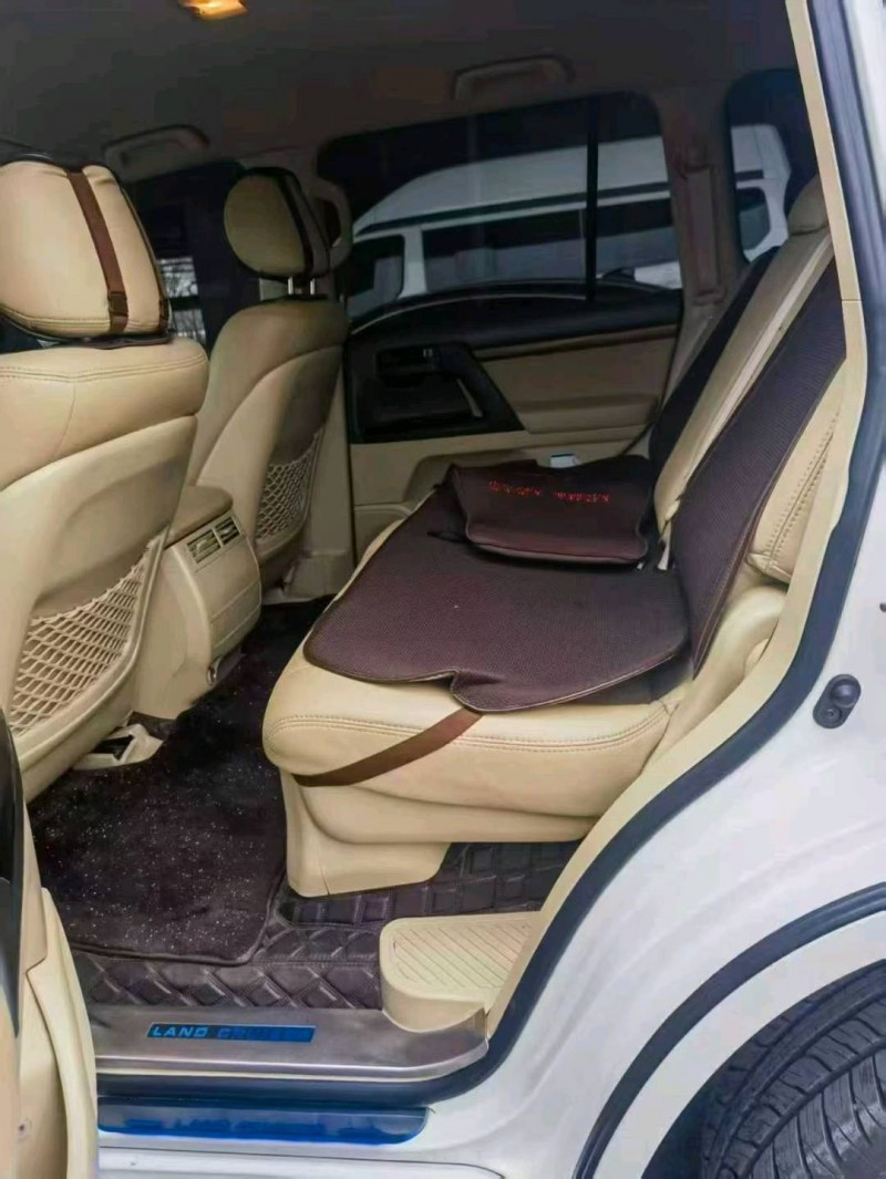 鹤壁17年丰田兰德酷路泽7