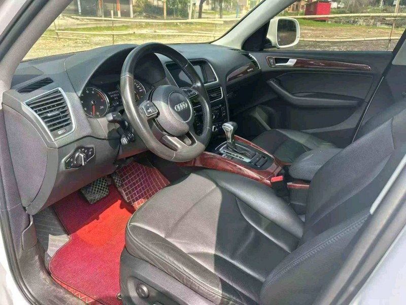 张家界17年奥迪Q54