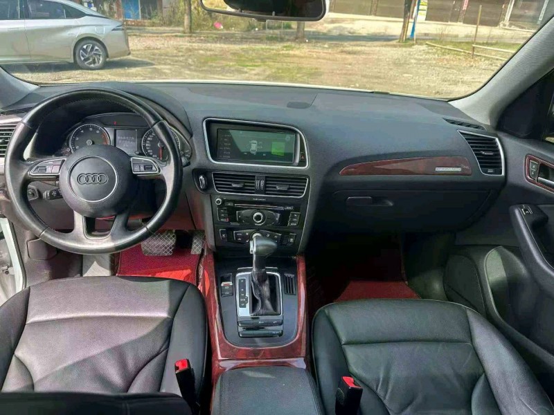 张家界17年奥迪Q56