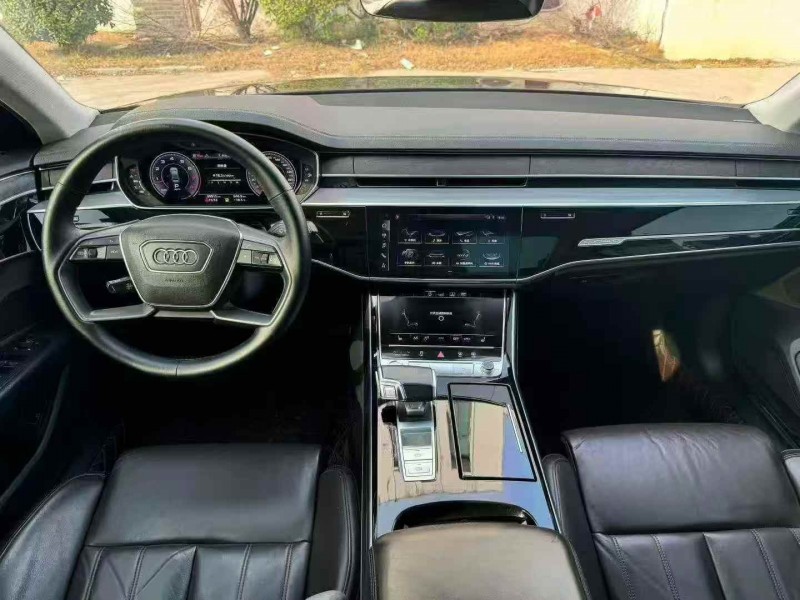 济宁21年奥迪A8L5