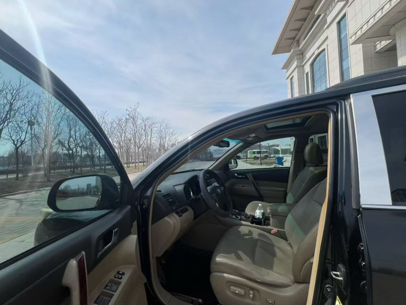 沧州13年丰田汉兰达4