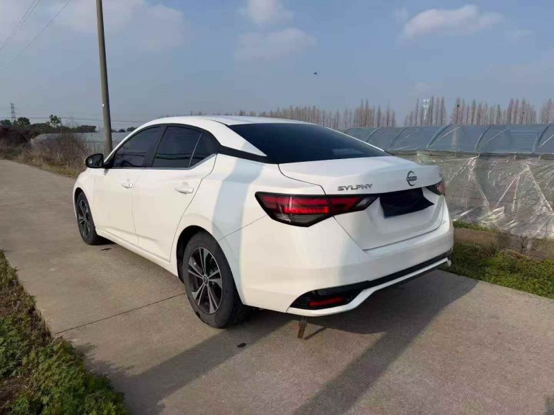 嘉興24年日產天籟8