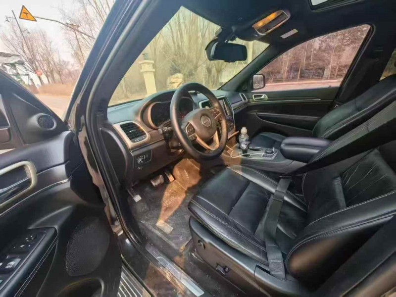 煙臺16年Jeep大切諾基5