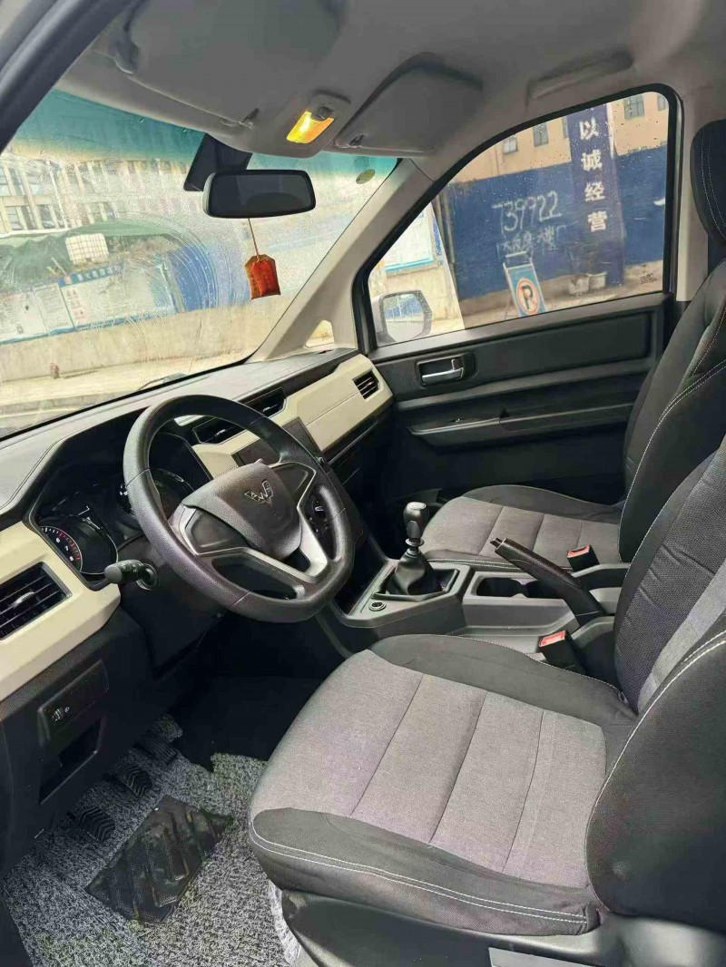 衡阳19年五菱汽车宏光4