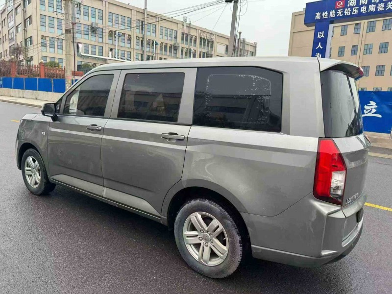 衡阳19年五菱汽车宏光7