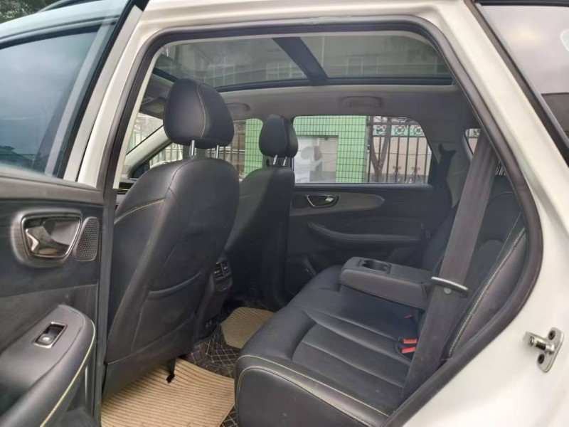 成都22年荣威RX55