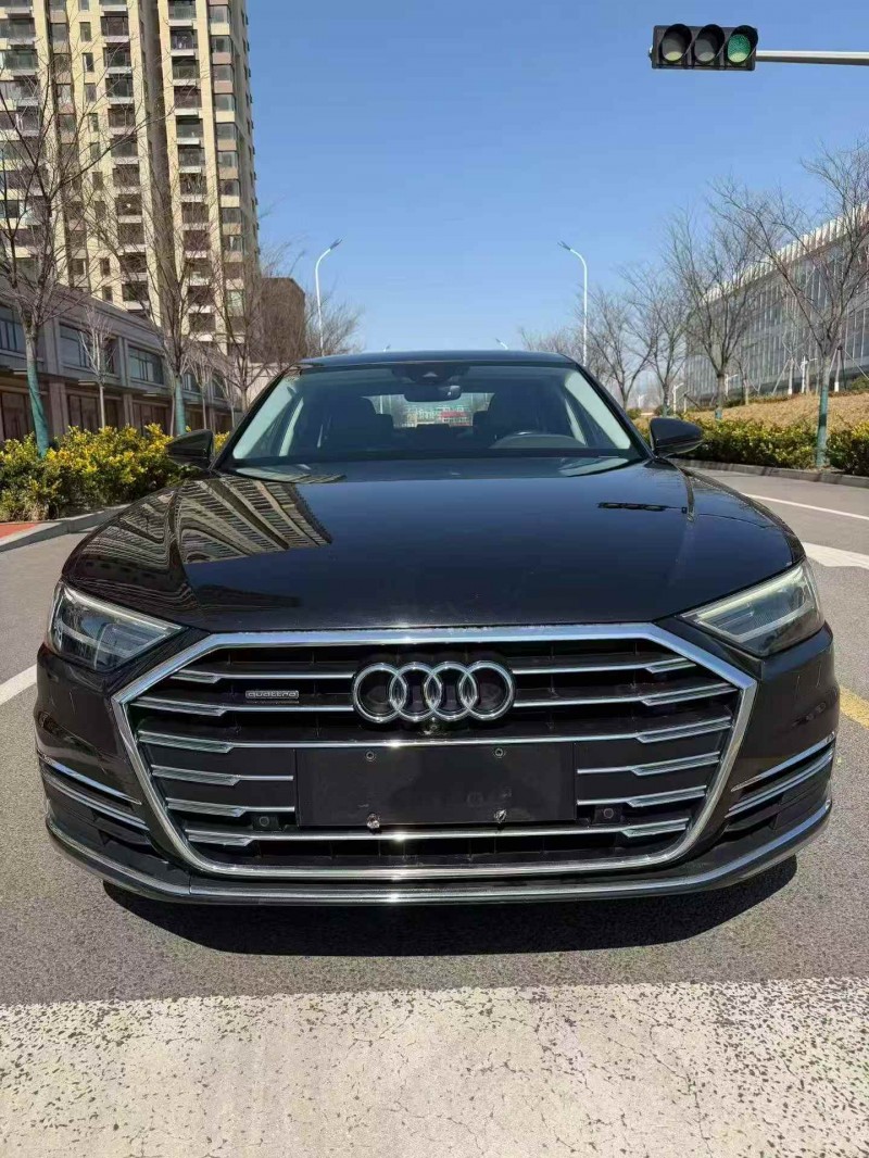 淄博18年奧迪A8L1