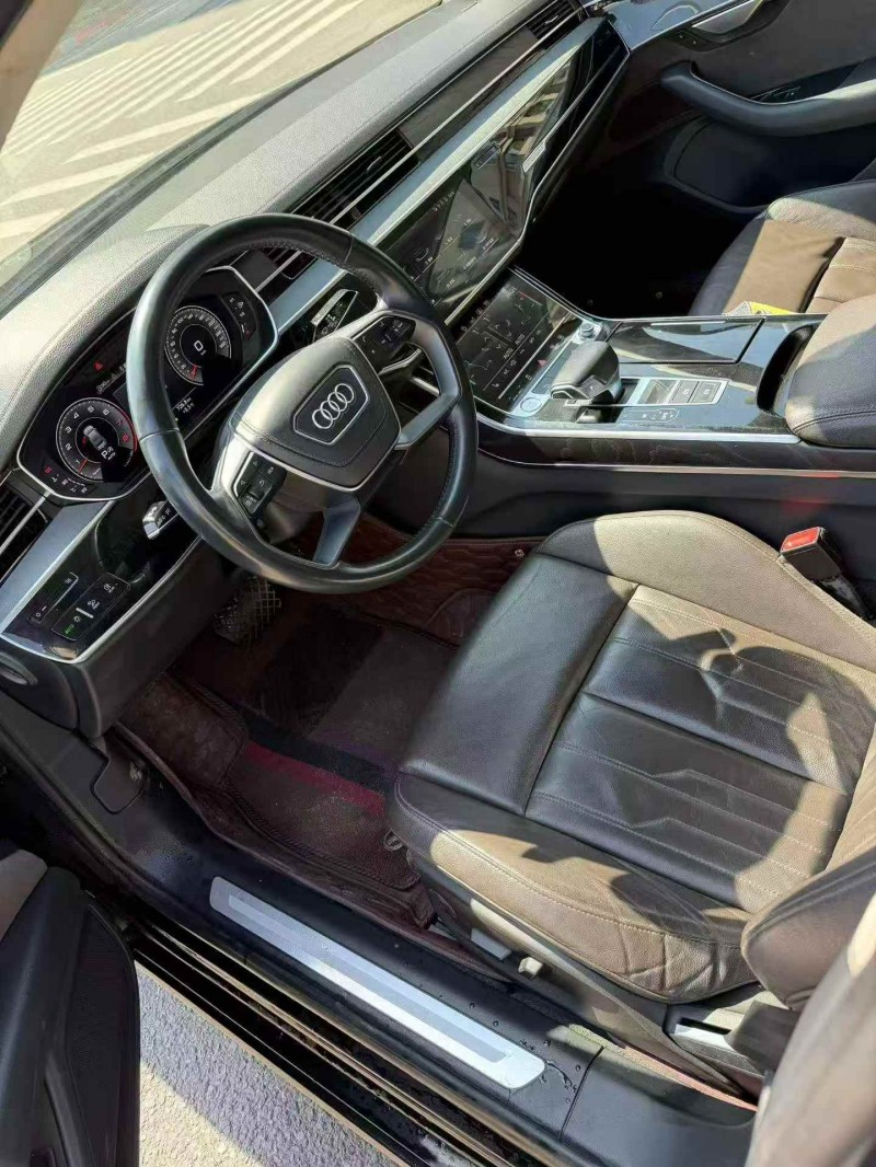 淄博18年奧迪A8L6