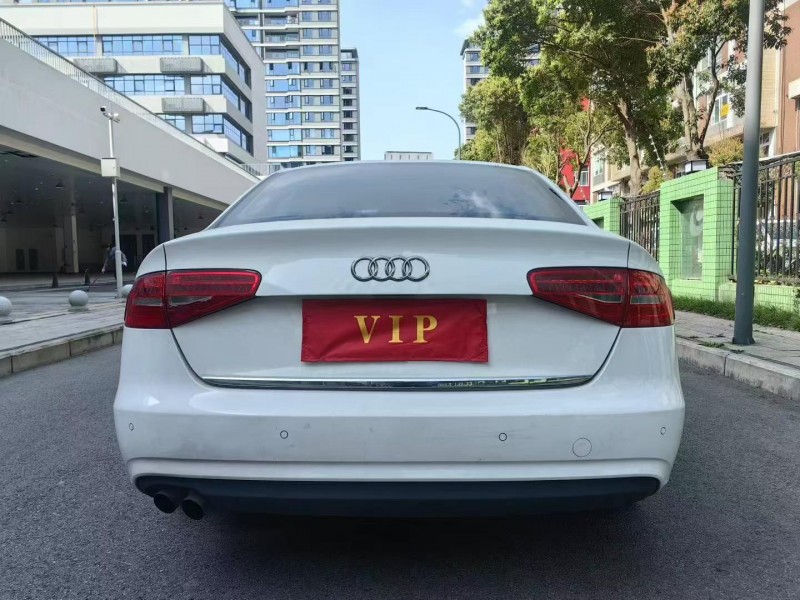 成都16年奥迪A4L9