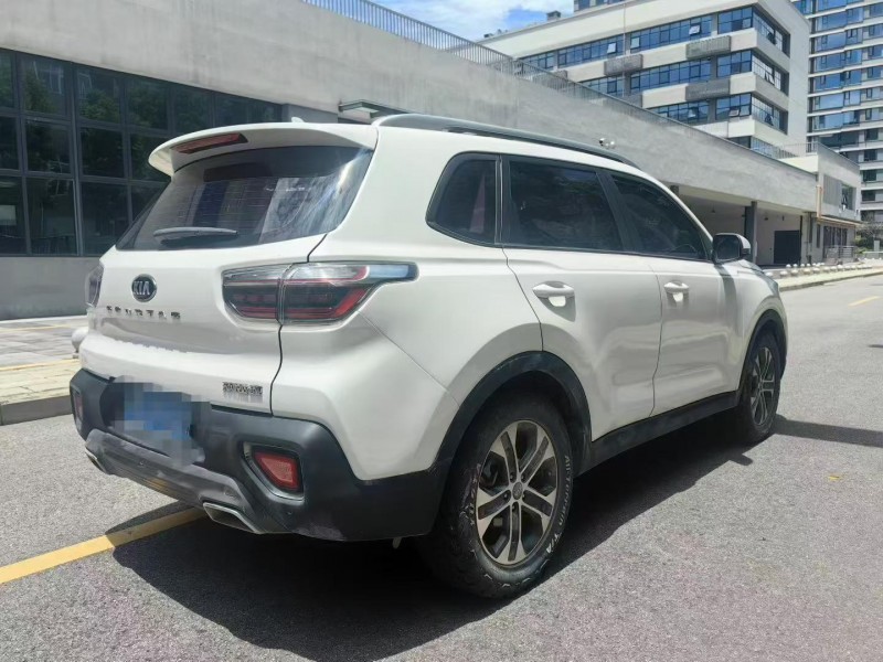 成都20年起亞智跑7