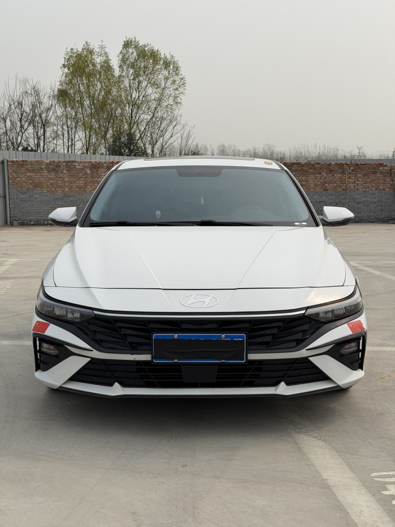 新乡24年现代伊兰特1