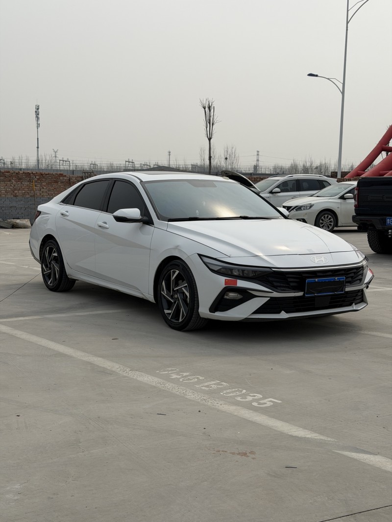 新乡24年现代伊兰特3