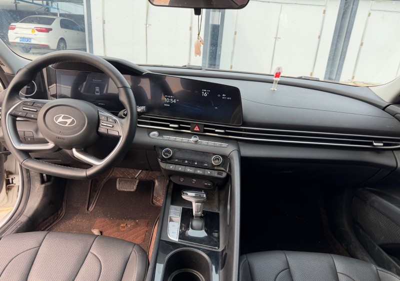 新乡24年现代伊兰特5