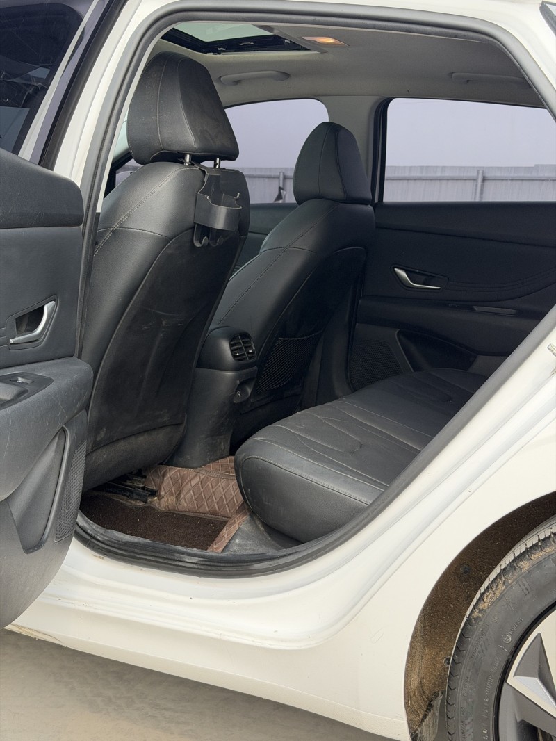 新乡24年现代伊兰特6