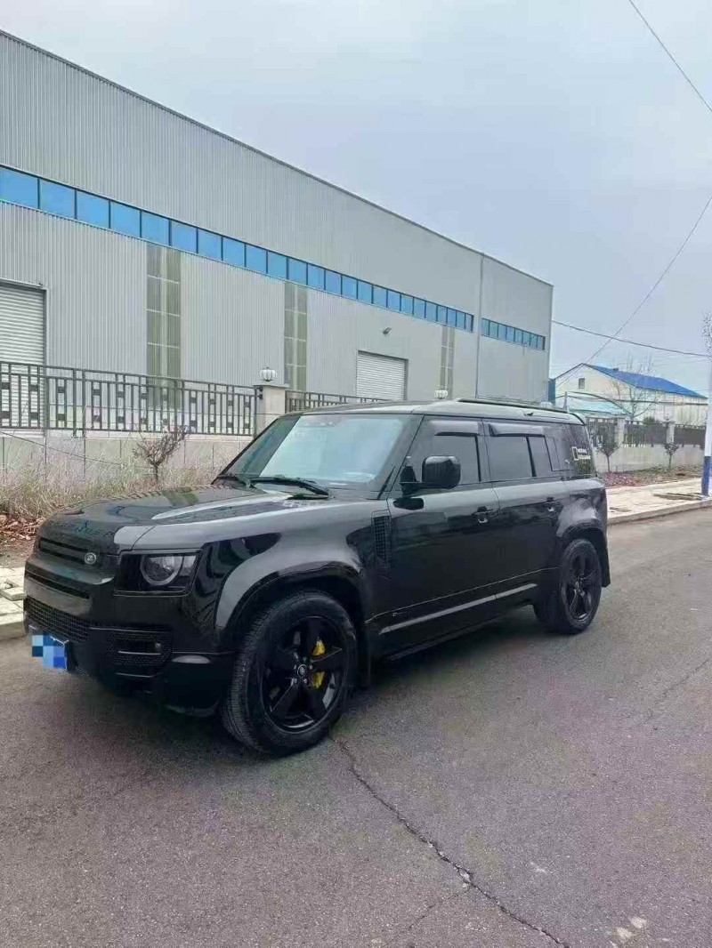 济宁21年路虎卫士3