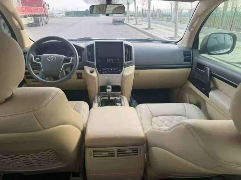 濟寧17年豐田蘭德酷路澤4