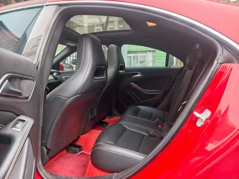 成都17年奔驰CLA5