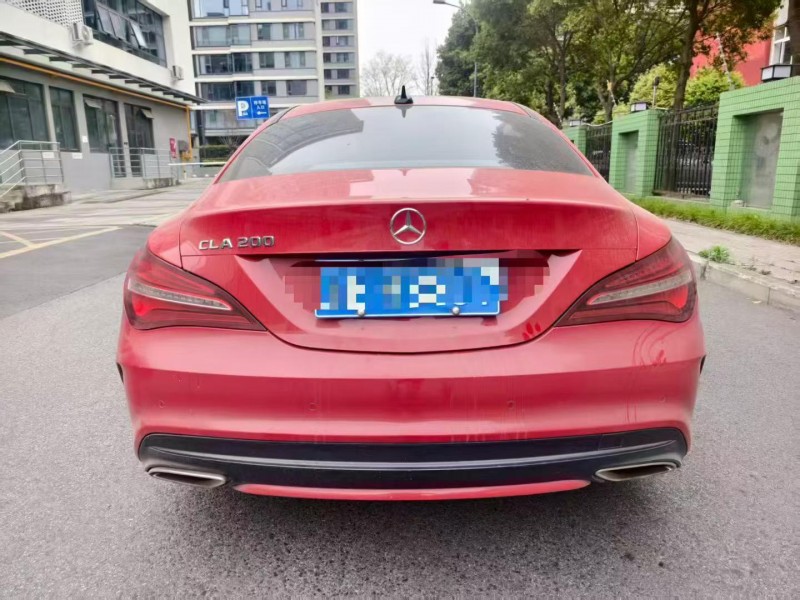 成都17年奔驰CLA9