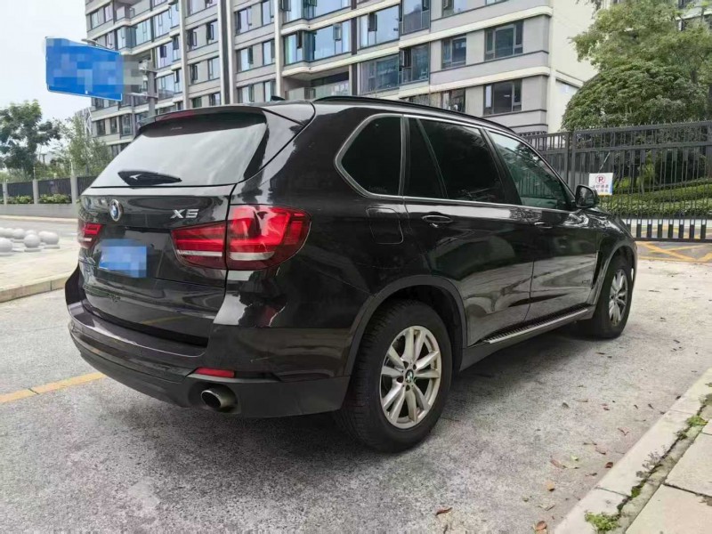 成都15年寶馬X57