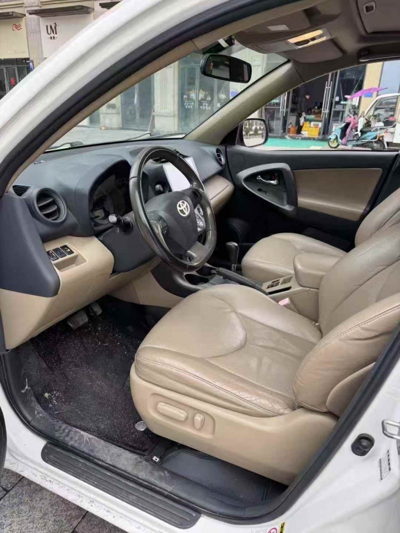 新余12年丰田RAV45