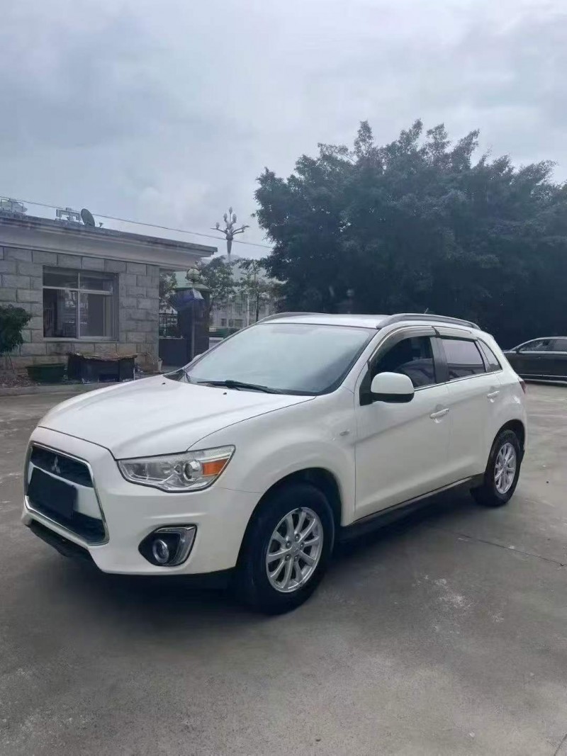 漳州13年三菱勁炫3