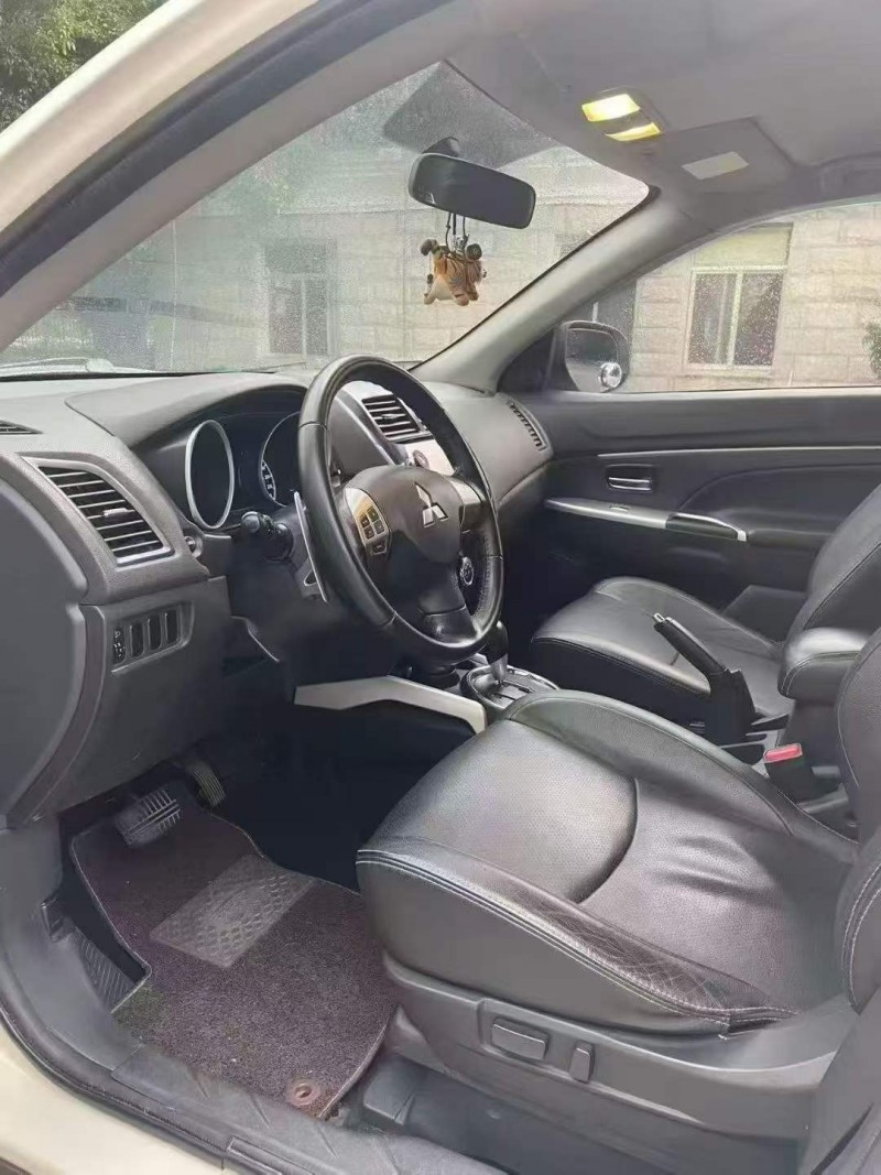 漳州13年三菱勁炫4