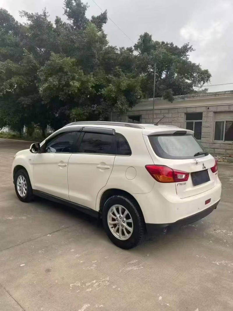 漳州13年三菱勁炫8