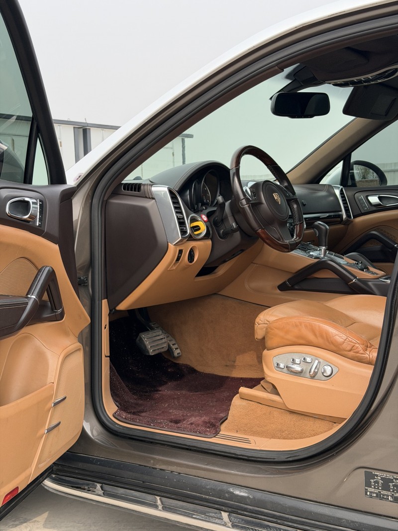 新鄉13年保時捷卡宴3