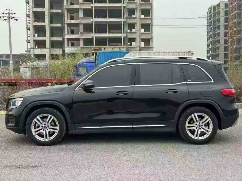 北海22年奔馳GLB4