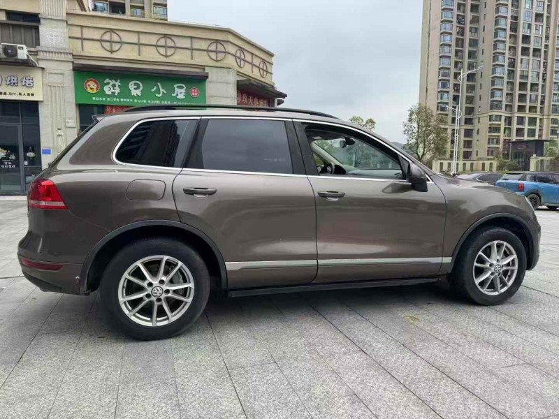 新余15年大眾途銳8