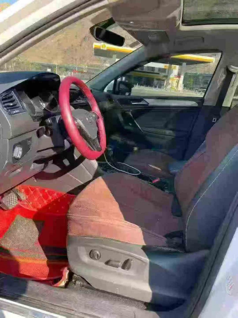 重庆17年大众途观7