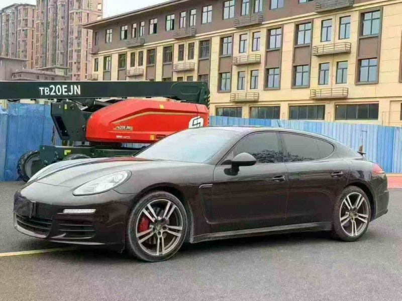 南平16年保時捷帕拉梅拉3