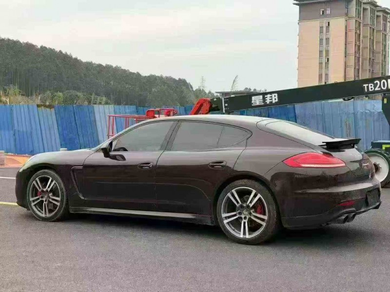 南平16年保時捷帕拉梅拉8