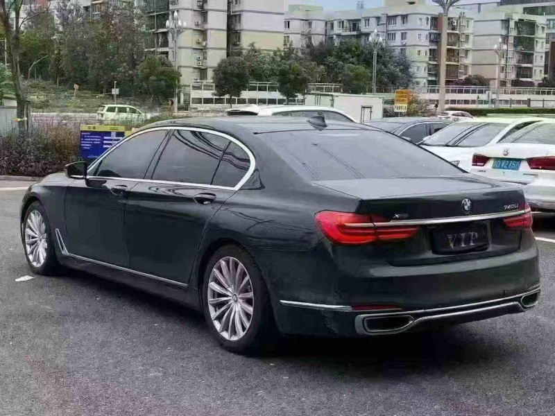 重慶17年寶馬7系7