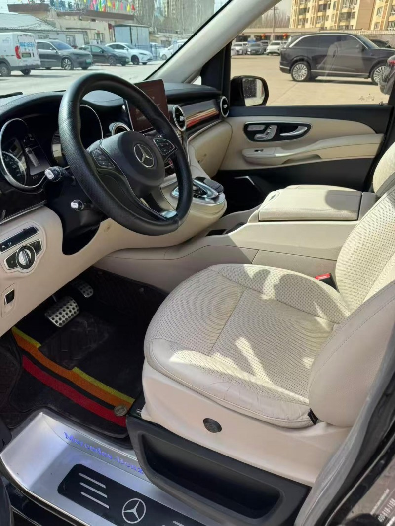 呼和浩特19年奔馳V4