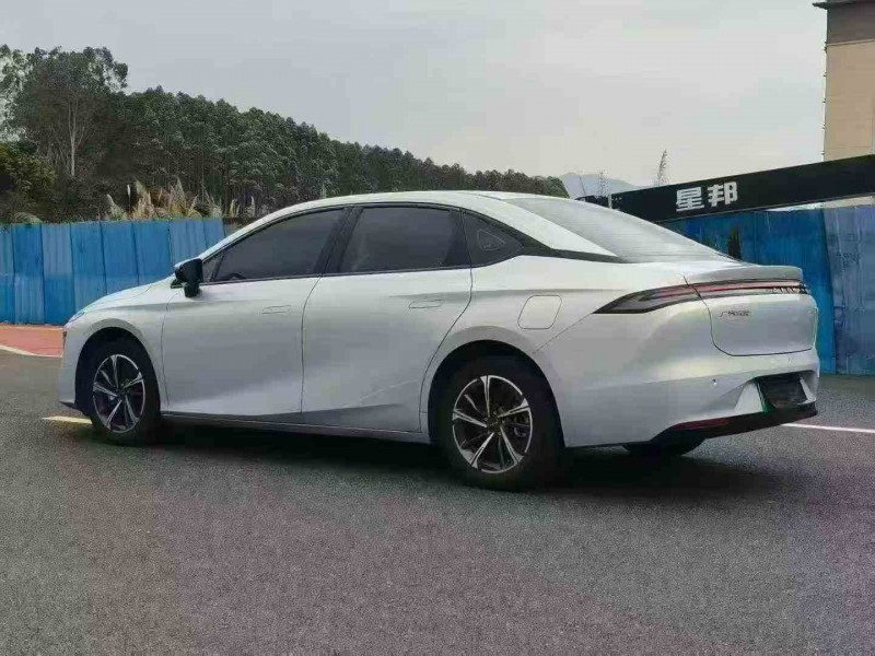 南平24年傳祺埃安S8