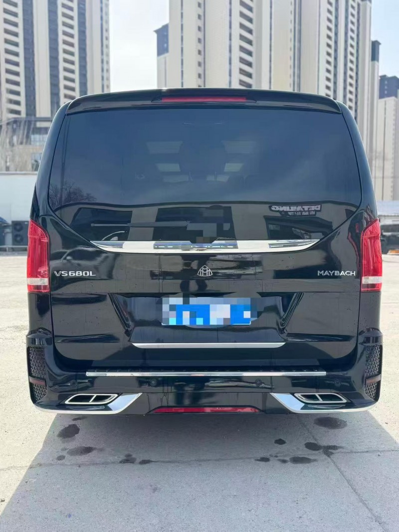 呼和浩特19年奔馳V8