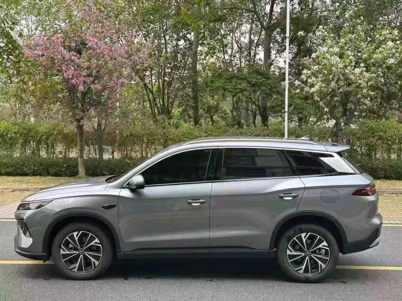 广州25年比亚迪宋4