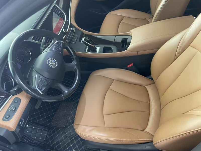 泰安19年別克君越8