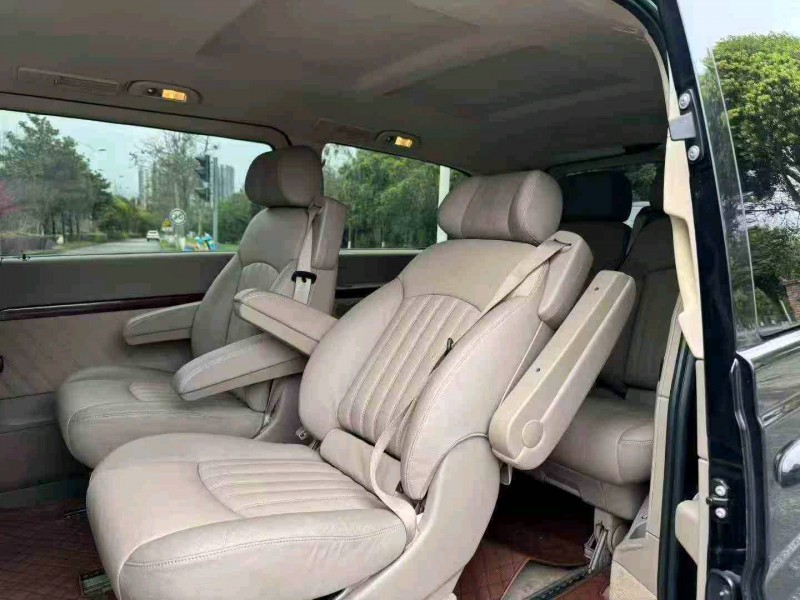 瀘州15年奔馳唯雅諾4