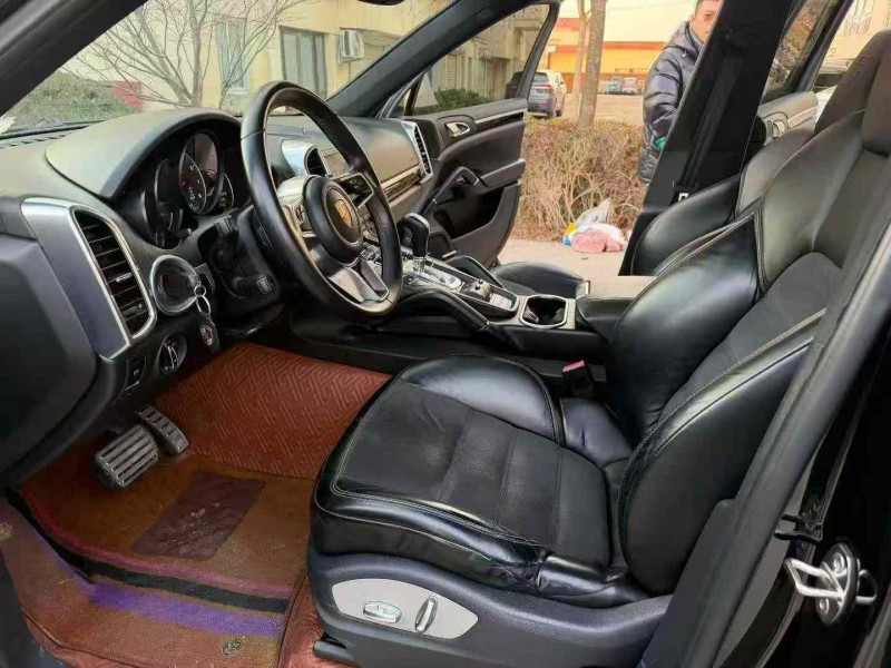 徐州17年保时捷卡宴4