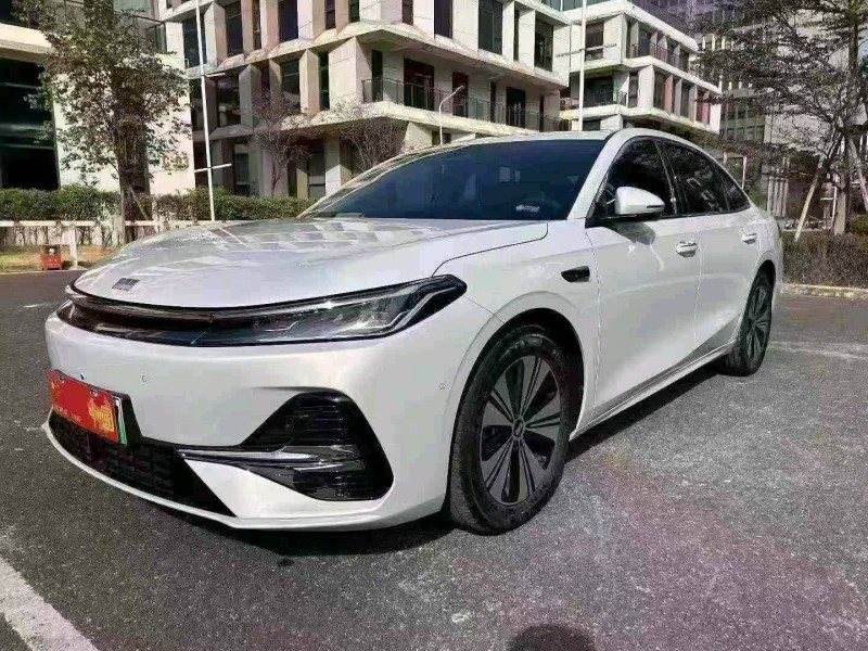 广州25年吉利银河2