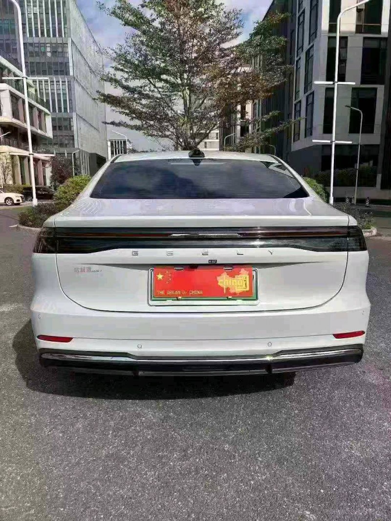 广州25年吉利银河8