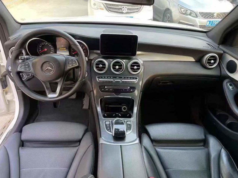 泰安17年奔驰GLC9