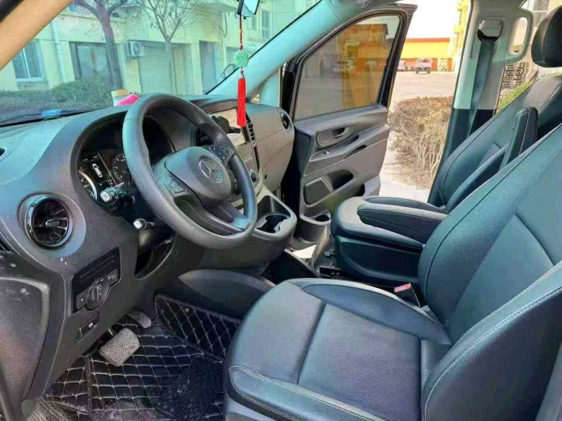 徐州24年奔馳威霆4