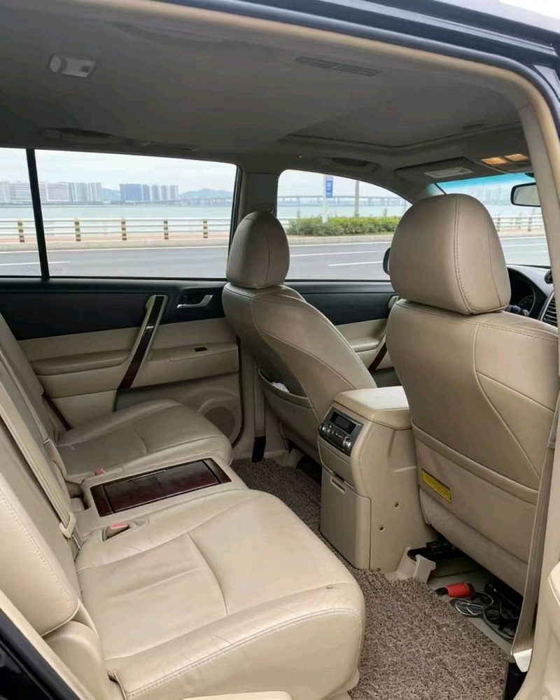 广州13年丰田汉兰达6