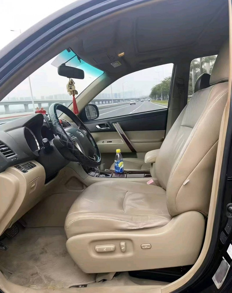 广州13年丰田汉兰达7