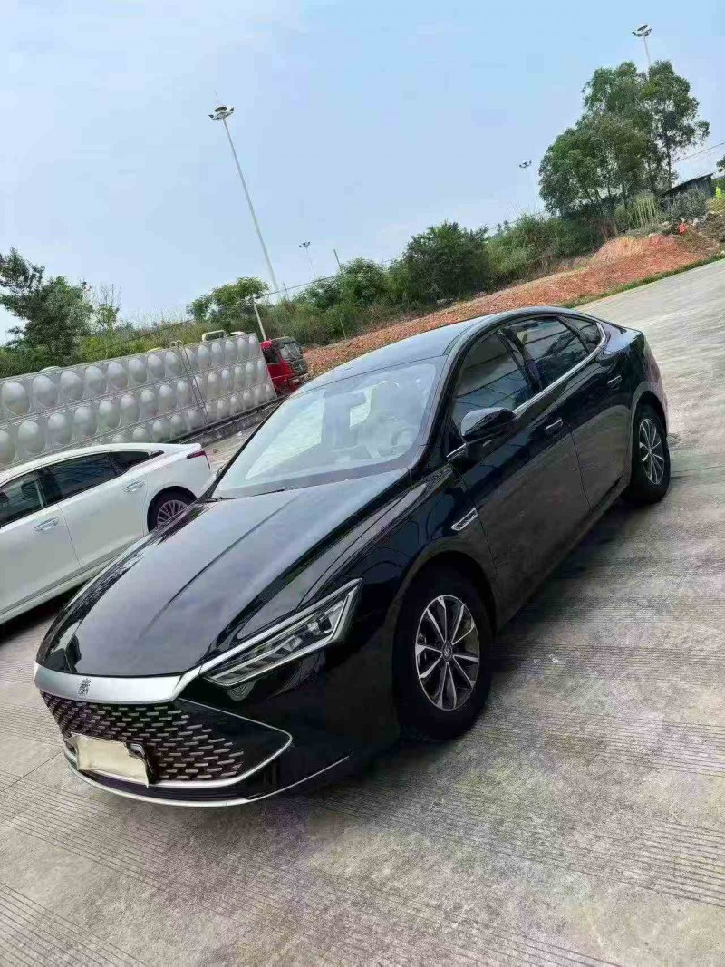 泸州25年比亚迪秦2